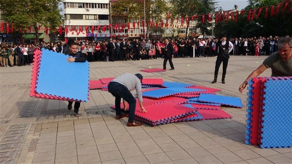 Trabzon'da gösterilerde minder eziyeti 7