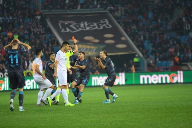 Trabzonspor Alanyaspor maçında nele oldu? 22