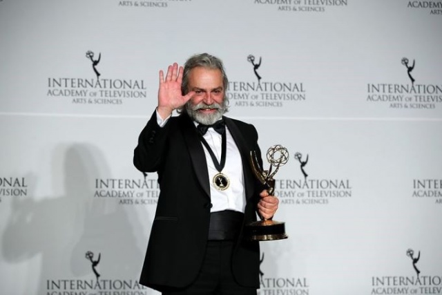 Haluk Bilginer Uluslararası Emmy Ödülleri'nde 'En İyi Erkek Oyuncu' ödülünü kazandı 8