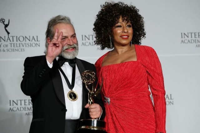 Haluk Bilginer Uluslararası Emmy Ödülleri'nde 'En İyi Erkek Oyuncu' ödülünü kazandı 3