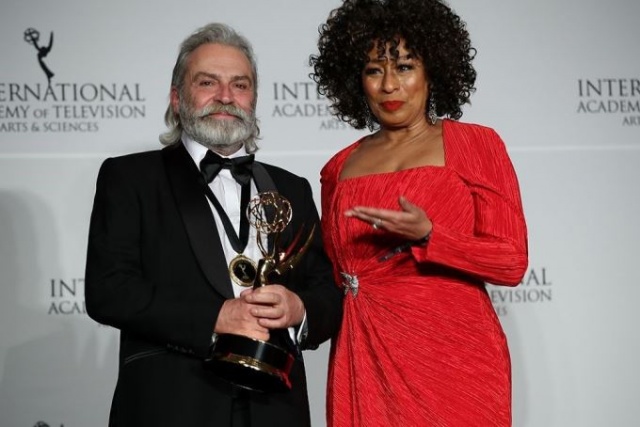 Haluk Bilginer Uluslararası Emmy Ödülleri'nde 'En İyi Erkek Oyuncu' ödülünü kazandı 17