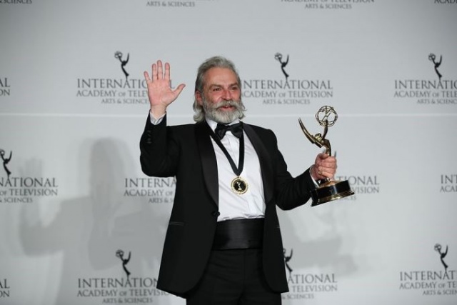 Haluk Bilginer Uluslararası Emmy Ödülleri'nde 'En İyi Erkek Oyuncu' ödülünü kazandı 5