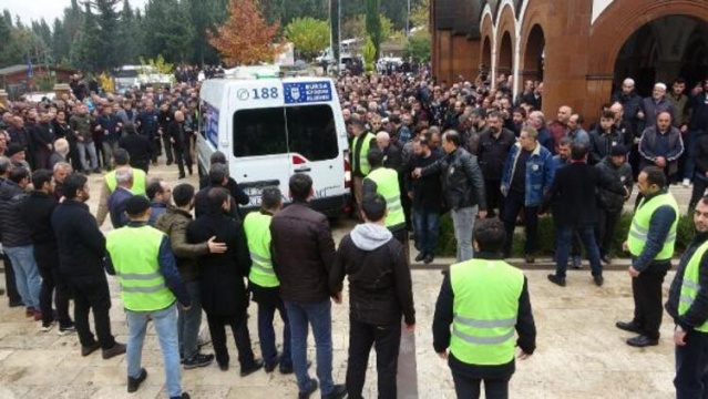 'Sahte peygamber' İskender Erol Evrenosoğlu'nun cenazesine 3 bin kişi katıldı 11