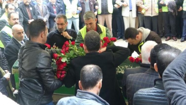 'Sahte peygamber' İskender Erol Evrenosoğlu'nun cenazesine 3 bin kişi katıldı 8