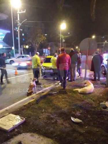 Trabzon'da kaza! Kavşakta birbirlerine girdiler... 5