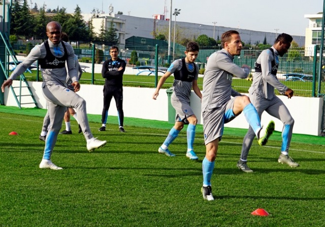 Trabzon'da kalan oyuncular Denizlispor'a hazırlanıyor 4