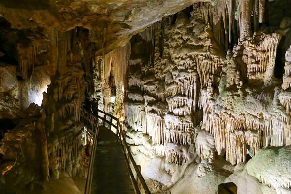 Gümüşhane'deki yer altı mağarasını 120 bin kişi ziyaret etti 8