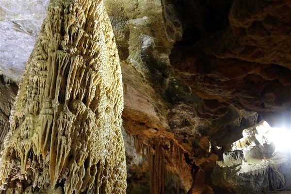 Gümüşhane'deki yer altı mağarasını 120 bin kişi ziyaret etti 11