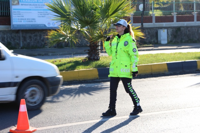 Trabzon'da trafiğin prensesleri 15