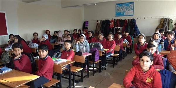 Trabzon'da Birleşmiş Milletler gibi okul 1