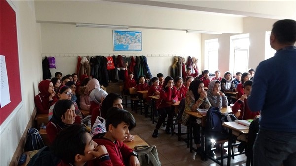 Trabzon'da Birleşmiş Milletler gibi okul 8