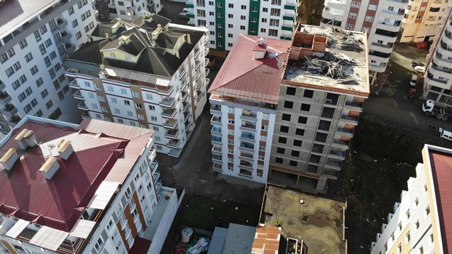 Trabzon'da bu bina sahipleri hapishane hayatı yaşıyor 5