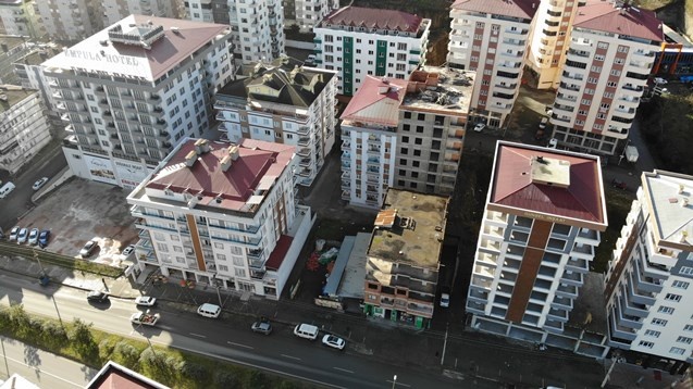 Trabzon'da bu bina sahipleri hapishane hayatı yaşıyor 6