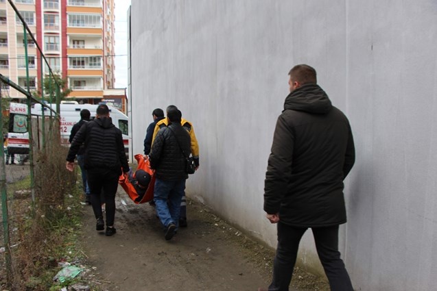 Trabzon'da bu bina sahipleri hapishane hayatı yaşıyor 3