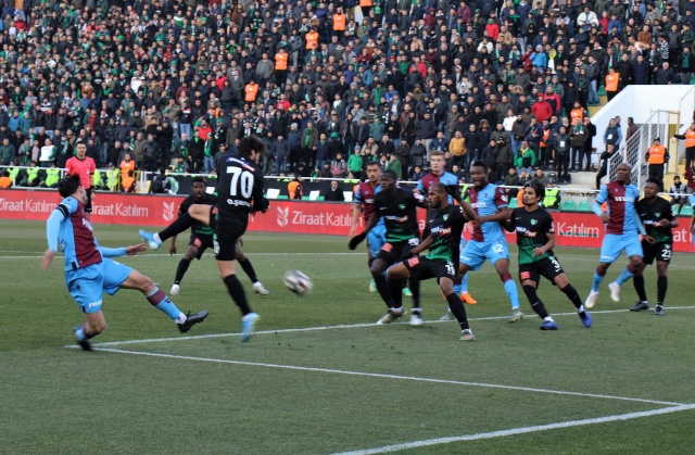 Denizlispor - Trabzonspor maçından kareler. 15 Eylül 2022 6