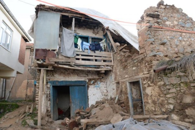 Elazığ'da gün ağardı! İşte Elazığ depreminden fotoğraflar... 30