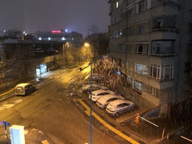 Ankaralılar güne kar yağışıyla uyandı! 3