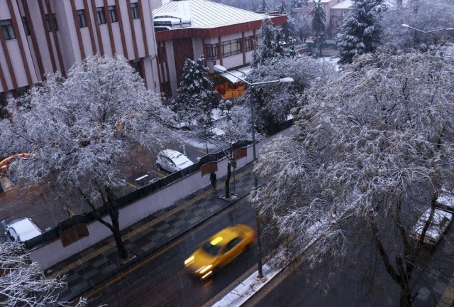 Ankaralılar güne kar yağışıyla uyandı! 8