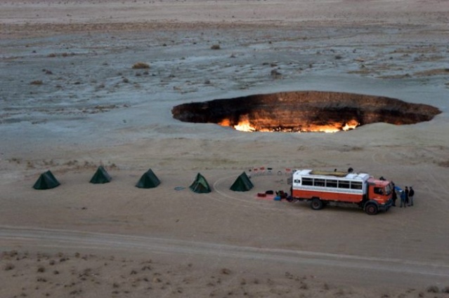 Türkmenistan'daki korkunç çukur 50 yıldır cayır cayır yanıyor, gören şaşıp kalıyor! 4
