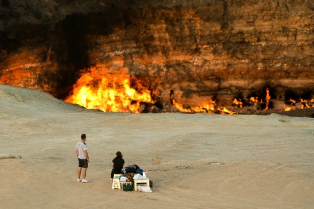Türkmenistan'daki korkunç çukur 50 yıldır cayır cayır yanıyor, gören şaşıp kalıyor! 7
