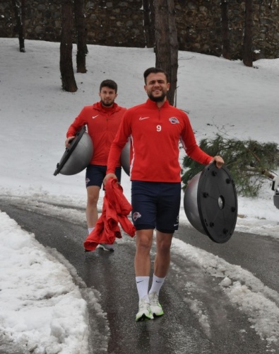 Sahalar karla kaplanınca Hekimoğlu Trabzon orada çalıştı 8