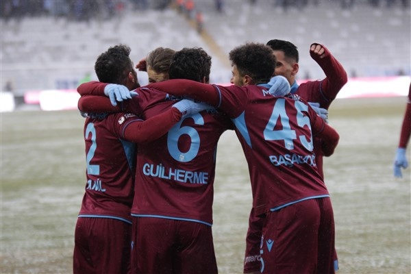 Erzurumspor - Trabzonspor maçından kareler 10
