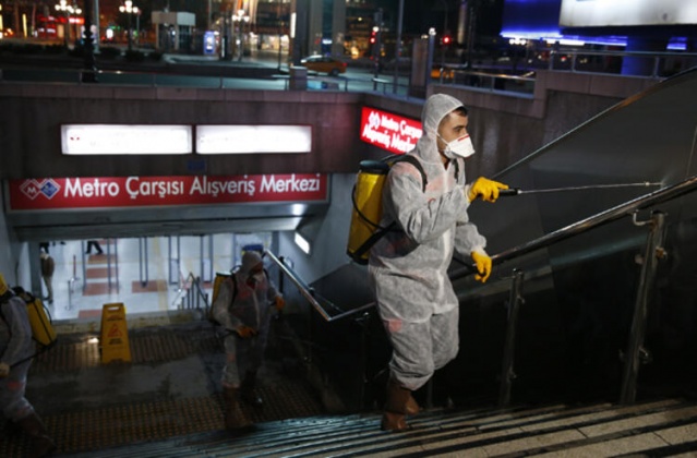 Başkentte metro ve Ankaray istasyonlarında "virüs" temizliği 9