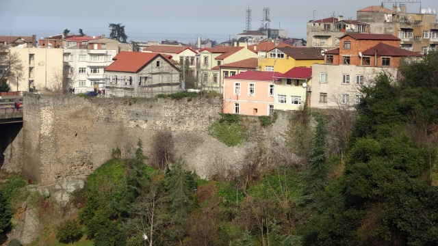 Trabzon kalesi yok olma tehditi altında 14