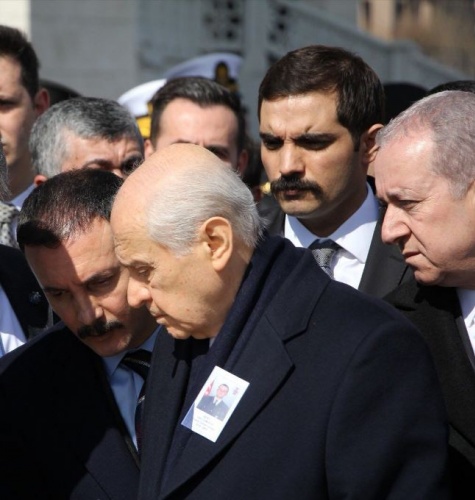 Bahçeli şehit cenazesinde Kılıçdaroğlu'nun elini sıkmadı. 3
