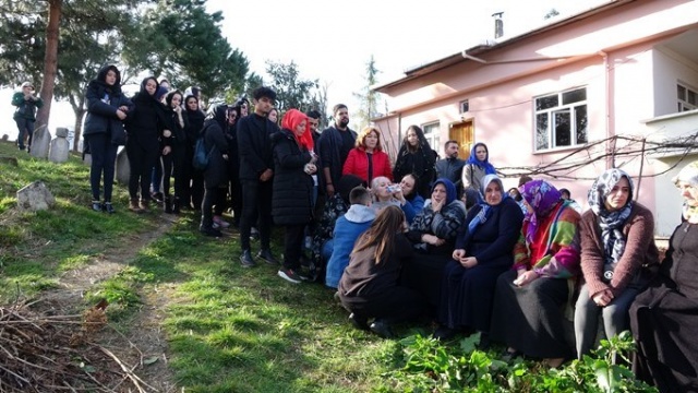 Son sözü 'anne' olan Aleyna'ya, annesinden zor veda 7