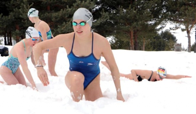 Alman yüzücüler, Palandöken'de karda kulaç atarak Avrupa Şampiyonası'na hazırlandı! 13