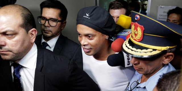 Efsane futbolcu Ronaldinho tutuklandı 3