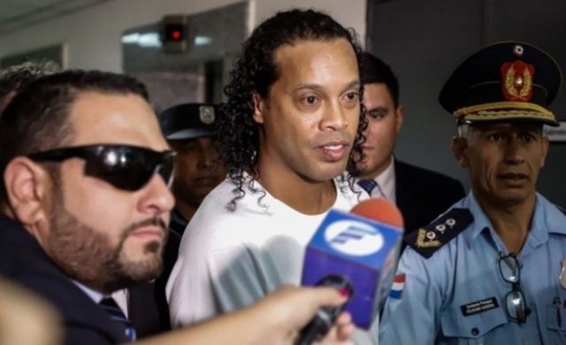 Efsane futbolcu Ronaldinho tutuklandı 5