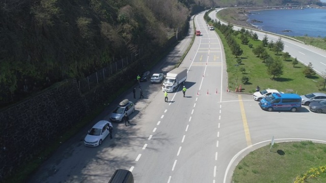 Trabzon'da şehir giriş çıkışlarında kontrol noktaları oluşturuldu! 9
