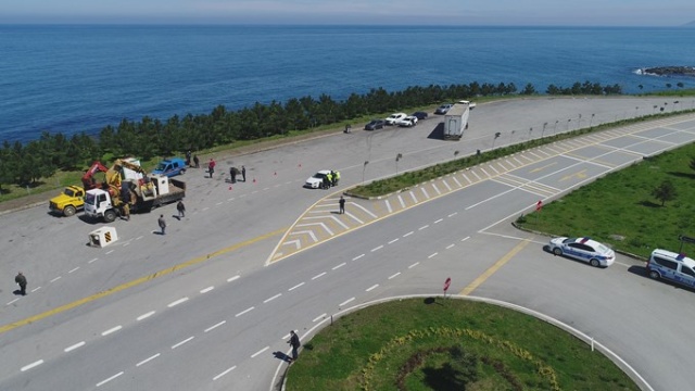 Trabzon'da şehir giriş çıkışlarında kontrol noktaları oluşturuldu! 7
