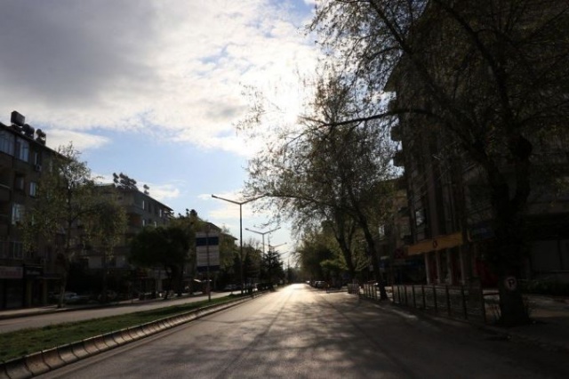 Sokağa çıkma yasağı sonrası ilk sabah. İstanbul'da yollar boş kaldıç 16