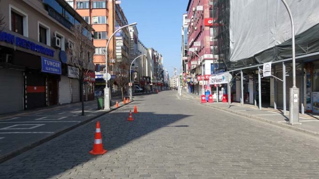 Trabzon sokağa çıkma yasağı ile sessizliğe büründü. 8