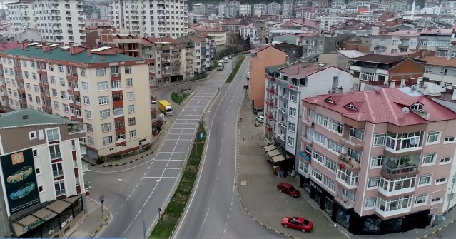 Trabzon'da cadde ve sokalar boş kaldı 6