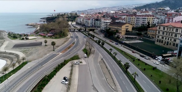Trabzon'da cadde ve sokalar boş kaldı 2