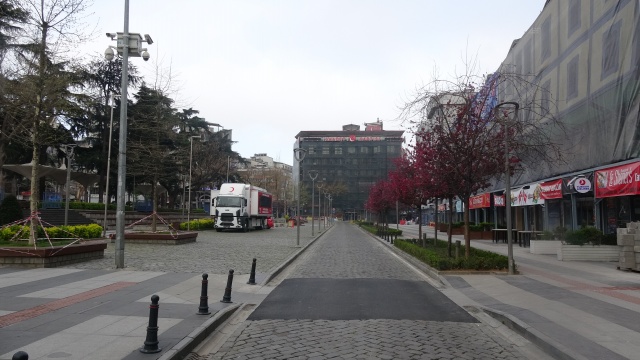 Trabzon'da cadde ve sokalar boş kaldı 10