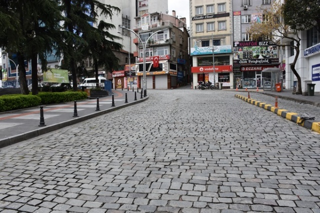 Sokağa çıkma kısıtlamasının ilk gününde Trabzon'da sokaklar boş kaldı 4