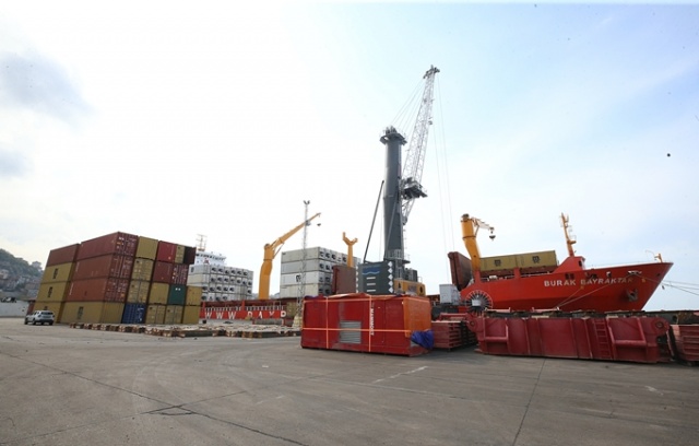 Trabzon Limanı sondaj gemisini bekliyor 3