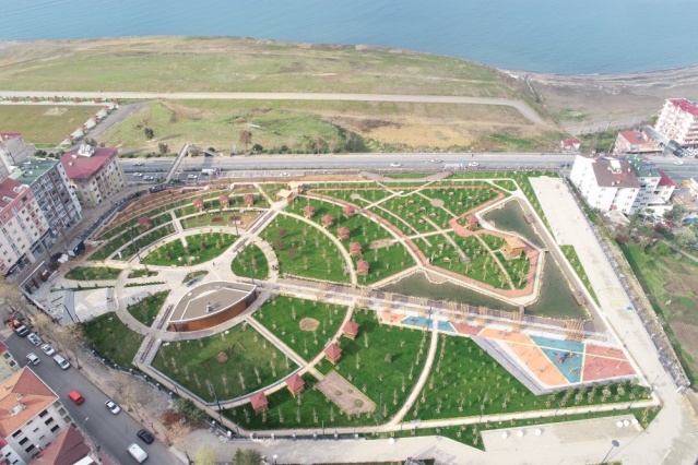 Trabzon'un deniz manzaralı Millet Bahçesi tamamlandı 8