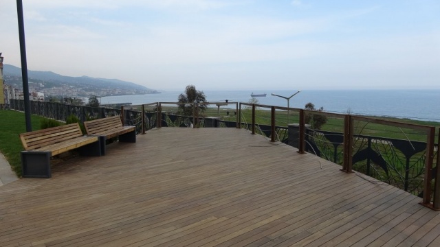 Trabzon'un deniz manzaralı Millet Bahçesi tamamlandı 2