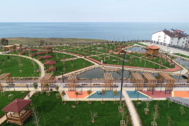 Trabzon'un deniz manzaralı Millet Bahçesi tamamlandı 10