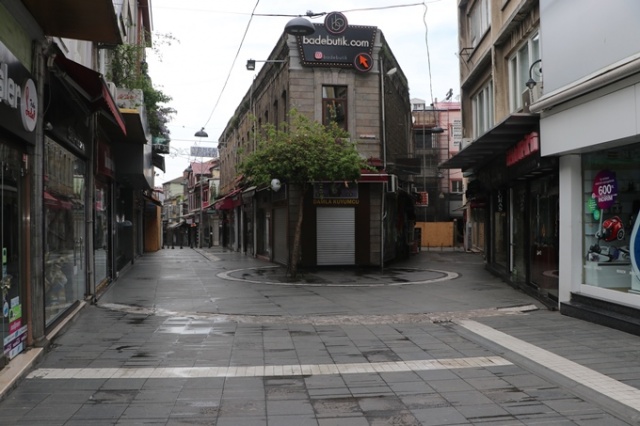 Kısıtlamanın 2.gününde Trabzon'da sokaklar boş kaldı 2