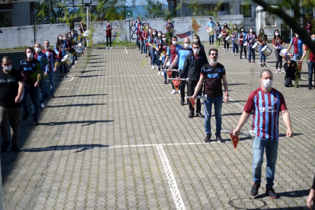 Trabzon'da her yaştan mezun bir araya geldi bando takımı kurdu 12
