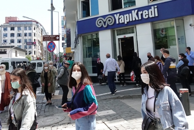 Trabzon'da gençler sokakta 3