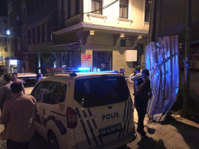 Beyoğlu'nda kanlı eğlence! Polis bile şaştı kaldı 11