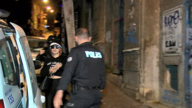 Beyoğlu'nda kanlı eğlence! Polis bile şaştı kaldı 14